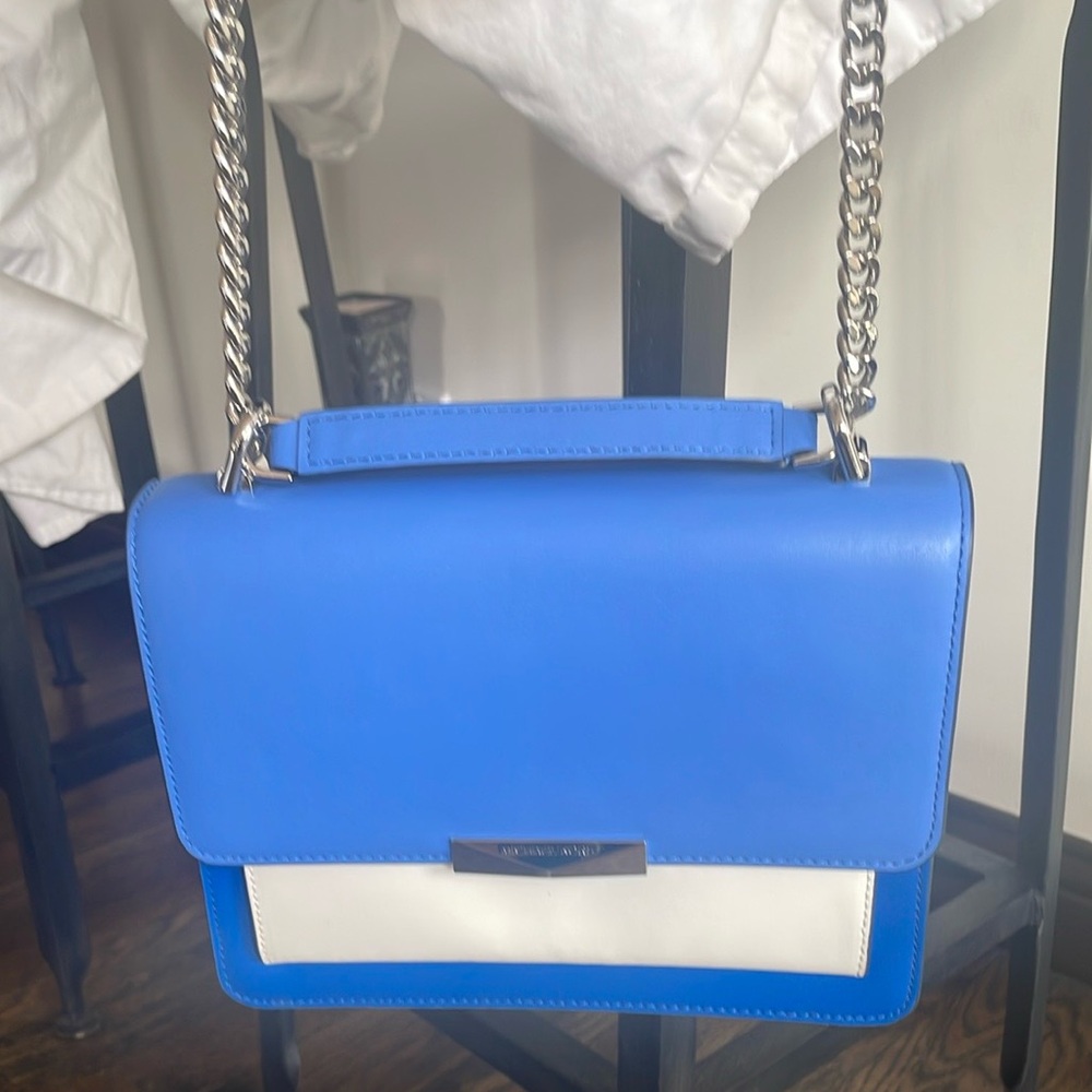 NWOT GORGEOUS MICHEAL KORS Blue and White Leather Shoulder Bag